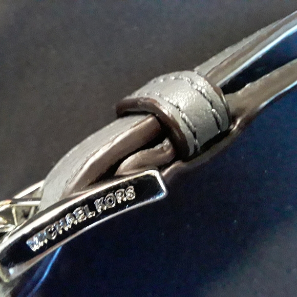 MK leather purse - Picture 5 of 14